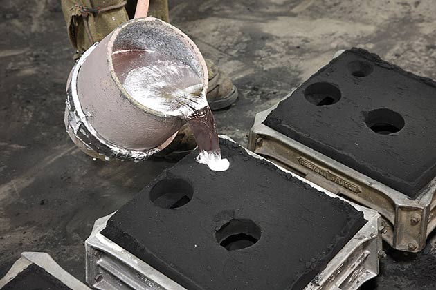 Aluminum sand mold casting