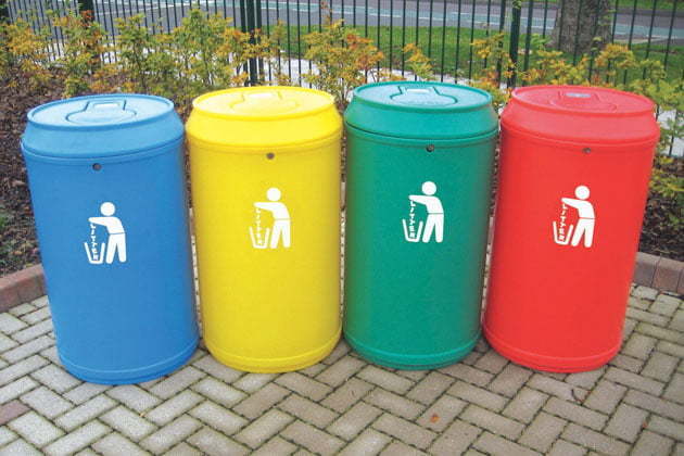 Plastic litter bin