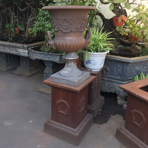 UP01 Antique Cast Iron Decorative Garden Urn Planter, Vase