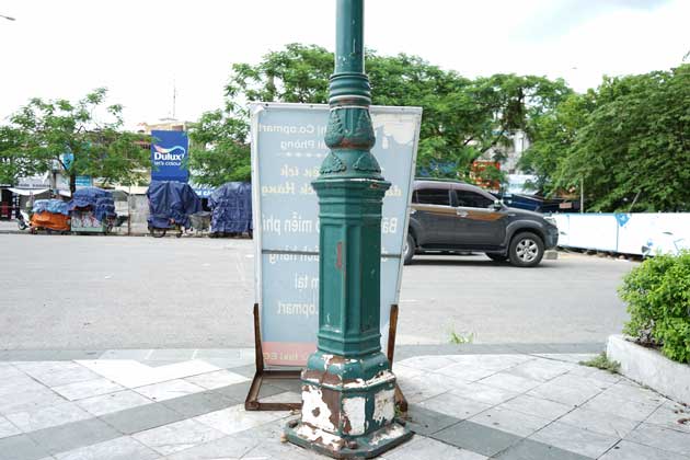 Painting peeling in lamp post base
