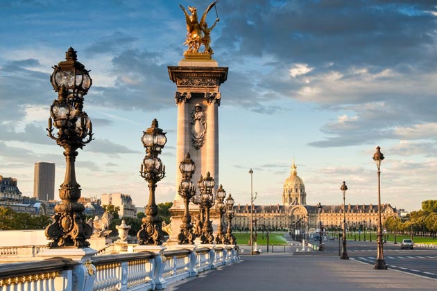 Bridge Lamp in Alexandre III, Paris