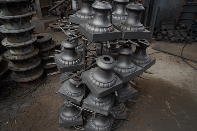 Grey iron casting urn planter base