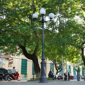 Lamp post manufactured by Vietnam Cast Iron
